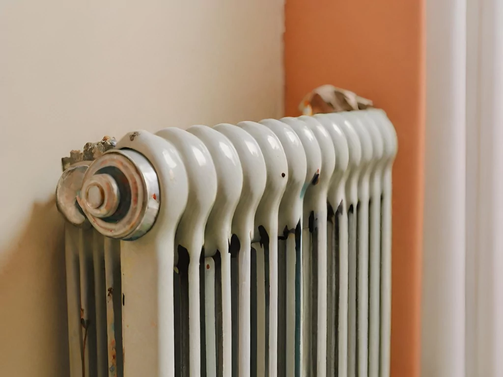 best radiator paint, radiator on wall